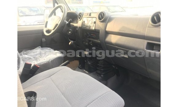 Buy Import Toyota Land Cruiser White Car in Import - Dubai in Antigua Buy Import Toyota Land Cruiser White Car in Import - Dubai in Antigua