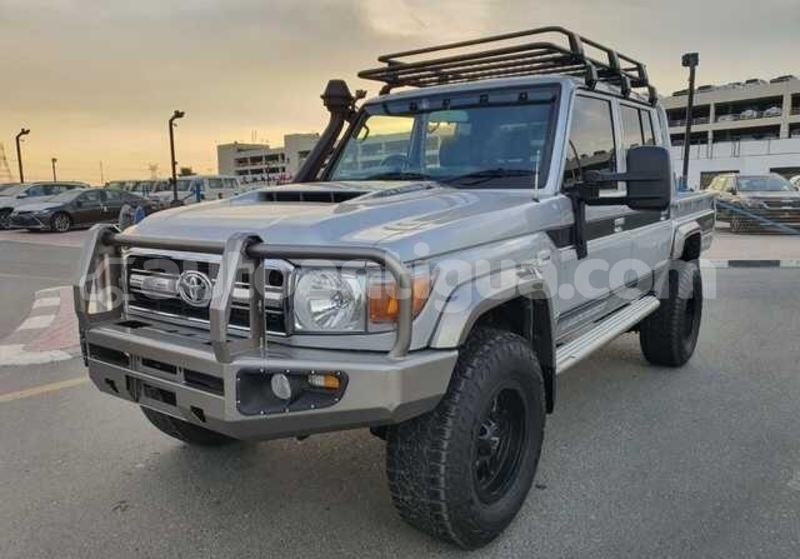 Big with watermark toyota land cruiser antigua liberta 4713