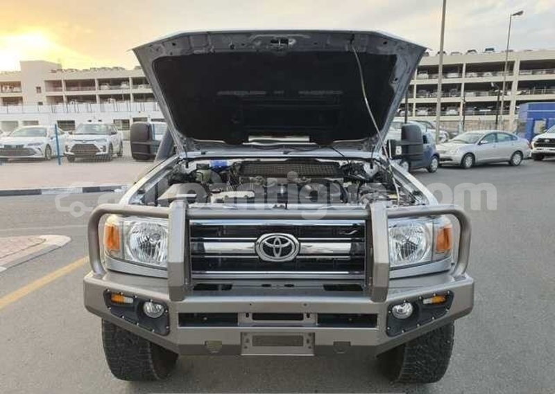 Big with watermark toyota land cruiser antigua liberta 4713