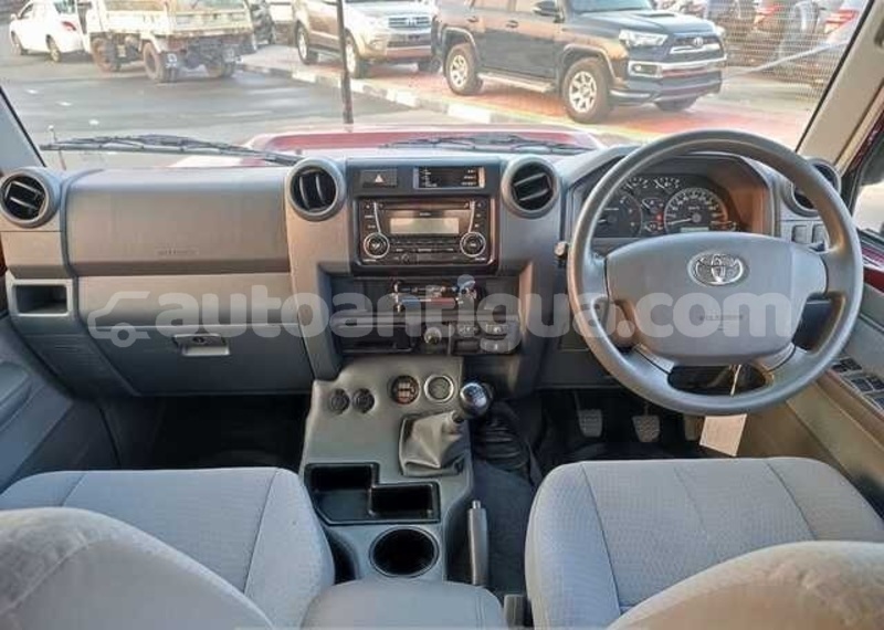 Big with watermark toyota land cruiser antigua liberta 4713