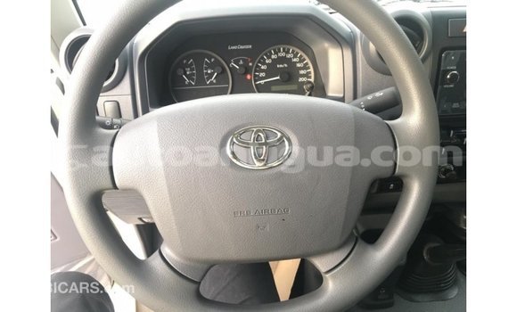 Buy Import Toyota Land Cruiser White Car in Import - Dubai in Antigua Buy Import Toyota Land Cruiser White Car in Import - Dubai in Antigua
