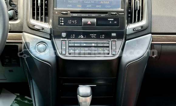 Buy Used Toyota Land Cruiser White Car in All Saints in Antigua Buy Used Toyota Land Cruiser White Car in All Saints in Antigua