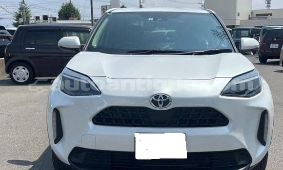 Buy Used Toyota Yaris White Car in St John's in Antigua