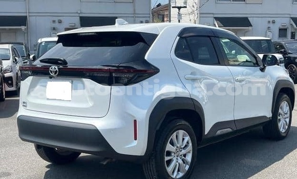 Buy Used Toyota Yaris White Car in St John's in Antigua Buy Used Toyota Yaris White Car in St John's in Antigua