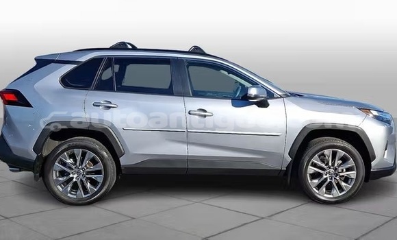 Buy Used Toyota RAV4 Silver Car in St John's in Antigua Buy Used Toyota RAV4 Silver Car in St John's in Antigua
