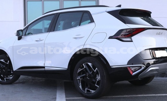 Buy Used Kia Sportage White Car in St John's in Antigua Buy Used Kia Sportage White Car in St John's in Antigua