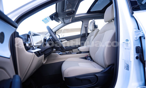 Buy Used Kia Sportage White Car in St John's in Antigua Buy Used Kia Sportage White Car in St John's in Antigua