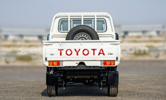 Buy Used Toyota Land Cruiser White Car in St John's in Antigua Buy Used Toyota Land Cruiser White Car in St John's in Antigua
