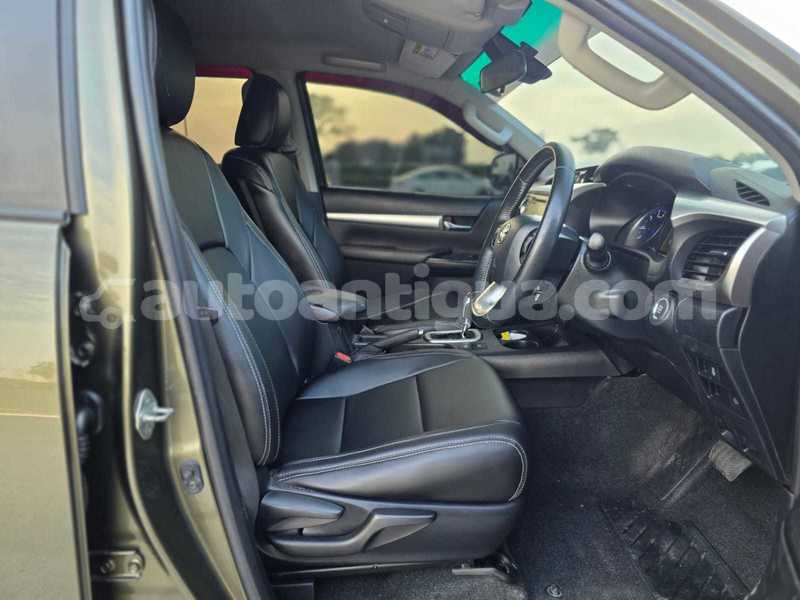 Big with watermark toyota hilux antigua import dubai 4760