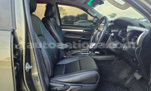 Buy Used Toyota Hilux Green Car in Import - Dubai in Antigua Buy Used Toyota Hilux Green Car in Import - Dubai in Antigua