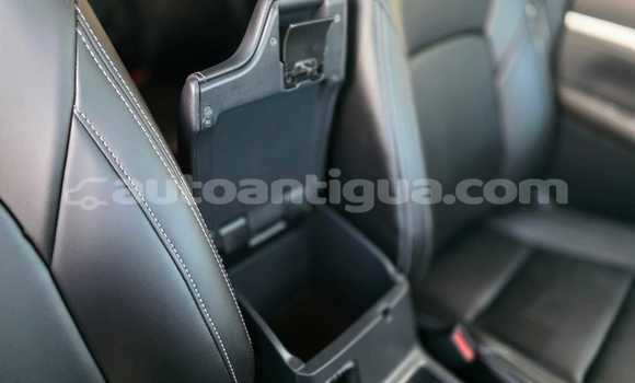 Buy Used Toyota Hilux Green Car in Import - Dubai in Antigua Buy Used Toyota Hilux Green Car in Import - Dubai in Antigua