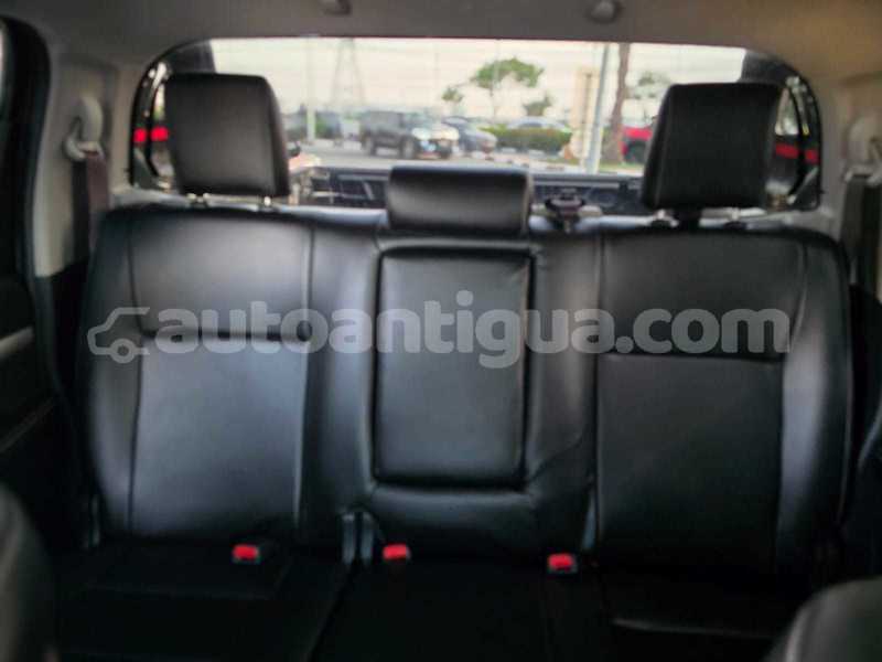 Big with watermark toyota hilux antigua import dubai 4760