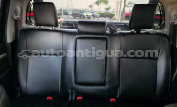 Buy Used Toyota Hilux Green Car in Import - Dubai in Antigua Buy Used Toyota Hilux Green Car in Import - Dubai in Antigua