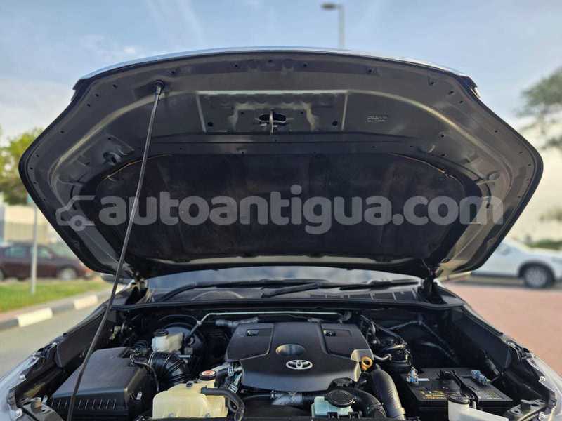 Big with watermark toyota hilux antigua import dubai 4760
