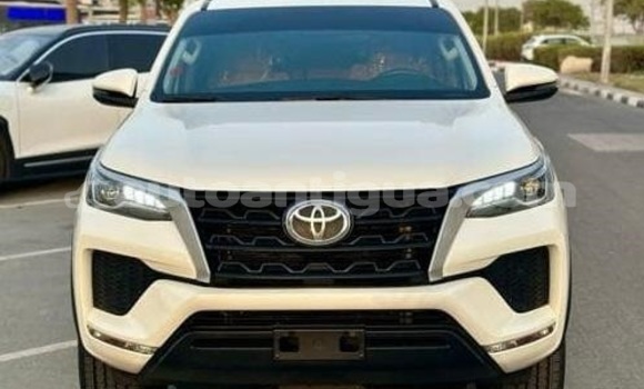 Buy Used Toyota Fortuner White Car in St John's in Antigua Buy Used Toyota Fortuner White Car in St John's in Antigua