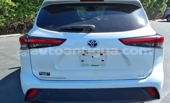 Buy Used Toyota Highlander White Car in St John's in Antigua Buy Used Toyota Highlander White Car in St John's in Antigua