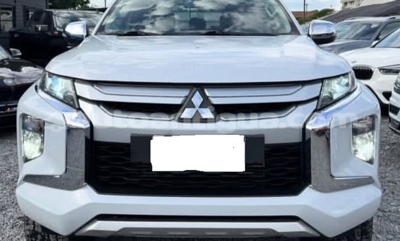 Buy Used Mitsubishi L200 White Car in St John's in Antigua Buy Used Mitsubishi L200 White Car in St John's in Antigua