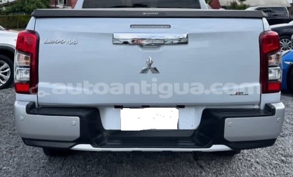 Buy Used Mitsubishi L200 White Car in St John's in Antigua Buy Used Mitsubishi L200 White Car in St John's in Antigua