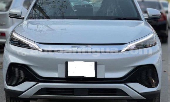 Buy Used BYD F3 White Car in St John's in Antigua