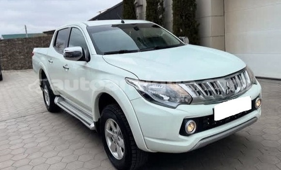 Buy Used Mitsubishi L200 White Car in St John's in Antigua Buy Used Mitsubishi L200 White Car in St John's in Antigua