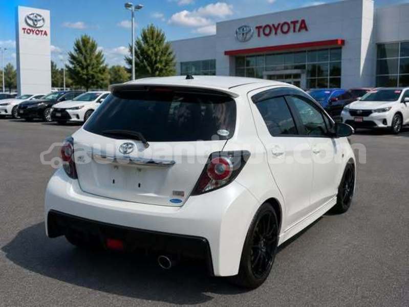 Big with watermark toyota vitz antigua all saints 4811