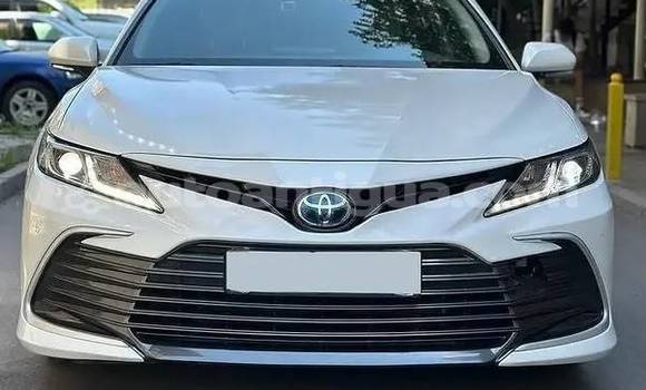 Buy Used Toyota Camry White Car in St John's in Antigua