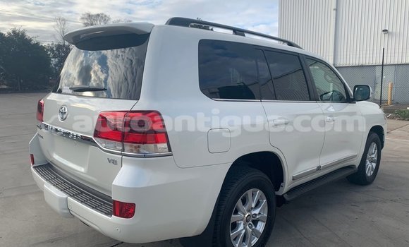 Buy Used Toyota Land Cruiser White Car in St John's in Antigua Buy Used Toyota Land Cruiser White Car in St John's in Antigua