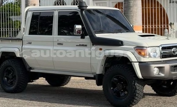 Buy Used Toyota Land Cruiser White Car in St John's in Antigua