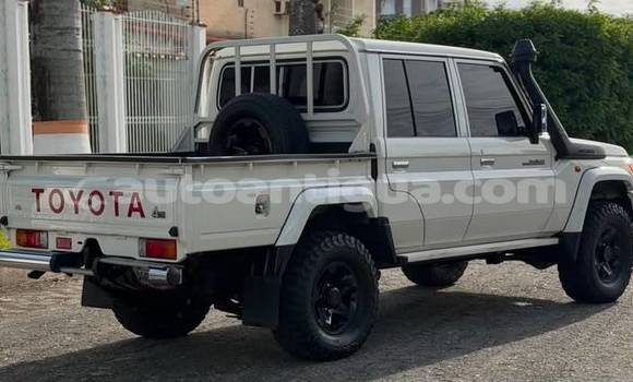 Buy Used Toyota Land Cruiser White Car in St John's in Antigua Buy Used Toyota Land Cruiser White Car in St John's in Antigua