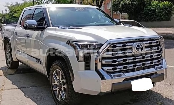 Buy Used Toyota Tundra White Car in St John's in Antigua