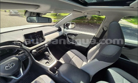 Buy Used Toyota RAV4 White Car in Carlisle in Antigua Buy Used Toyota RAV4 White Car in Carlisle in Antigua
