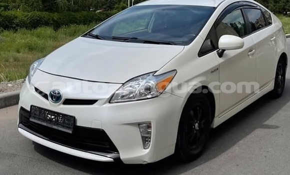 Buy Used Toyota Prius White Car in St John's in Antigua Buy Used Toyota Prius White Car in St John's in Antigua