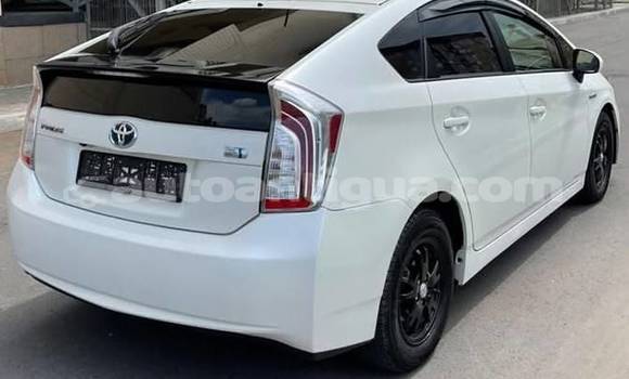 Buy Used Toyota Prius White Car in St John's in Antigua Buy Used Toyota Prius White Car in St John's in Antigua