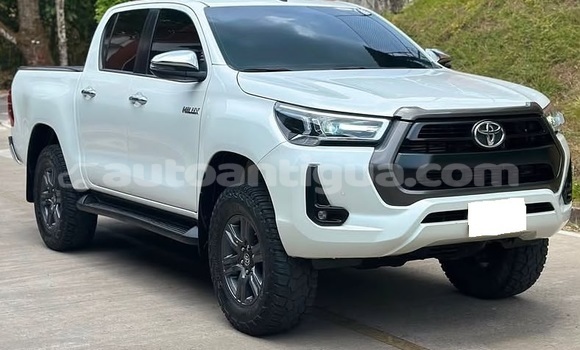 Buy Used Toyota Hilux White Car in St John's in Antigua Buy Used Toyota Hilux White Car in St John's in Antigua
