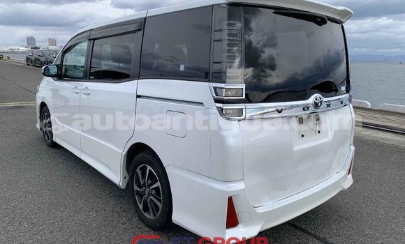 Buy Used Toyota Voxy White Car in Import - Dubai in Antigua Buy Used Toyota Voxy White Car in Import - Dubai in Antigua