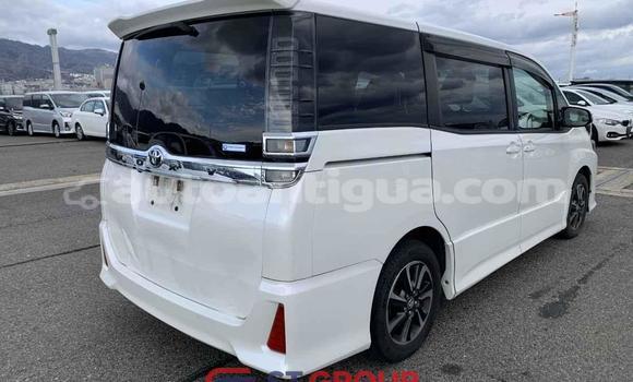 Buy Used Toyota Voxy White Car in Import - Dubai in Antigua Buy Used Toyota Voxy White Car in Import - Dubai in Antigua