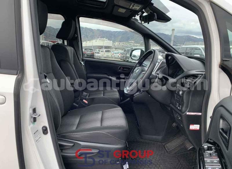 Big with watermark toyota voxy antigua import dubai 4869