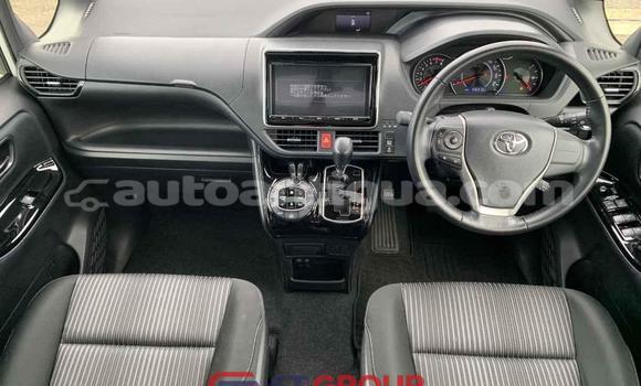 Buy Used Toyota Voxy White Car in Import - Dubai in Antigua Buy Used Toyota Voxy White Car in Import - Dubai in Antigua