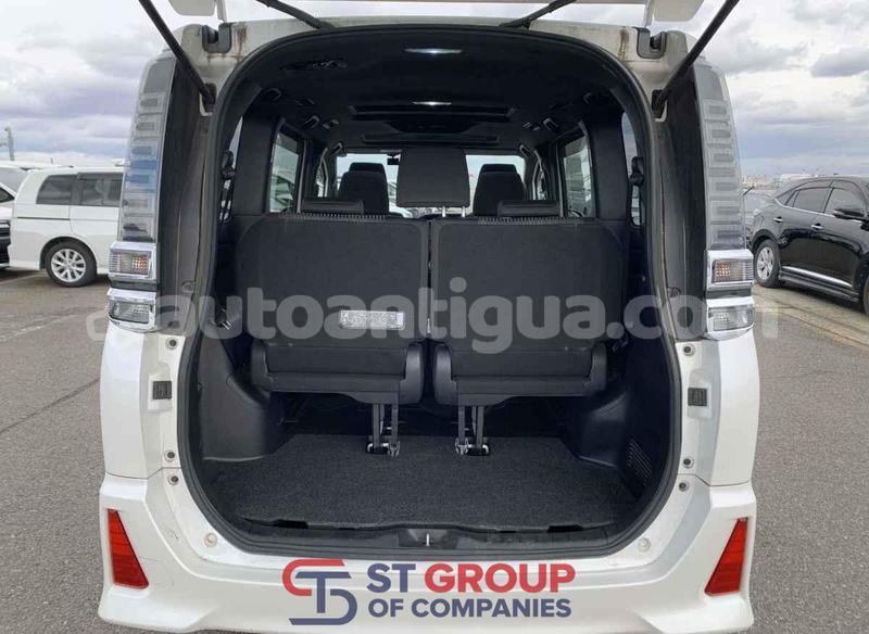 Big with watermark toyota voxy antigua import dubai 4869