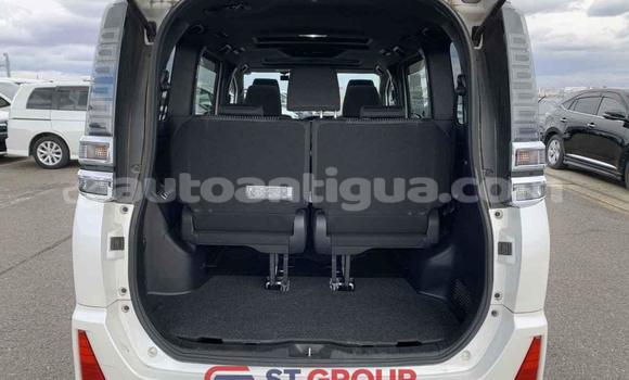 Buy Used Toyota Voxy White Car in Import - Dubai in Antigua Buy Used Toyota Voxy White Car in Import - Dubai in Antigua