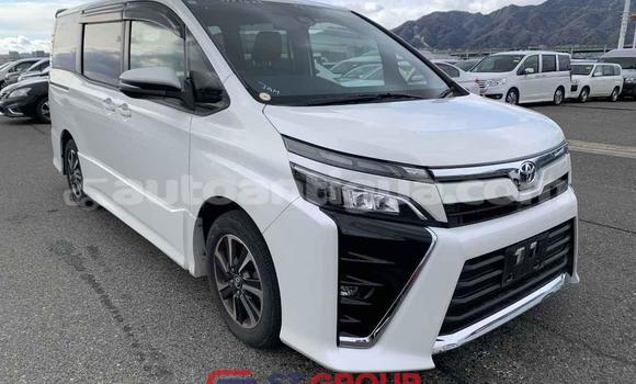 Buy Used Toyota Voxy White Car in Import - Dubai in Antigua Buy Used Toyota Voxy White Car in Import - Dubai in Antigua