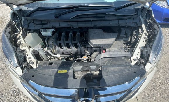 Buy Import Nissan Serena White Car in All Saints in Antigua Buy Import Nissan Serena White Car in All Saints in Antigua
