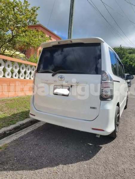 Big with watermark toyota voxy antigua all saints 4884