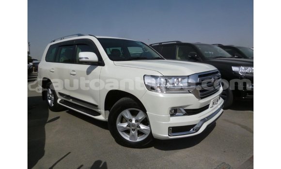Buy Import Toyota Land Cruiser White Car in Import - Dubai in Antigua Buy Import Toyota Land Cruiser White Car in Import - Dubai in Antigua
