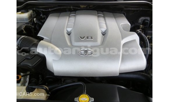 Buy Import Toyota Land Cruiser White Car in Import - Dubai in Antigua Buy Import Toyota Land Cruiser White Car in Import - Dubai in Antigua