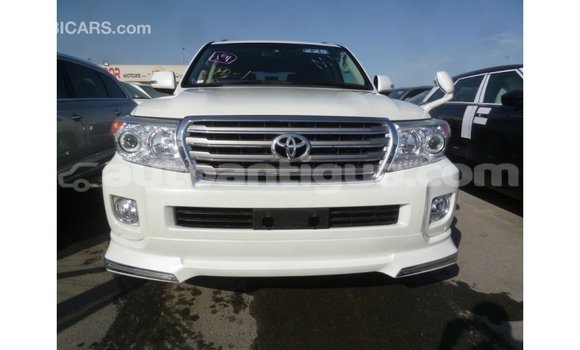 Buy Import Toyota Land Cruiser White Car in Import - Dubai in Antigua Buy Import Toyota Land Cruiser White Car in Import - Dubai in Antigua
