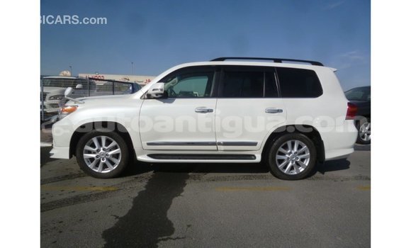 Buy Import Toyota Land Cruiser White Car in Import - Dubai in Antigua Buy Import Toyota Land Cruiser White Car in Import - Dubai in Antigua