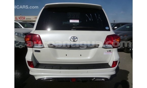 Buy Import Toyota Land Cruiser White Car in Import - Dubai in Antigua Buy Import Toyota Land Cruiser White Car in Import - Dubai in Antigua