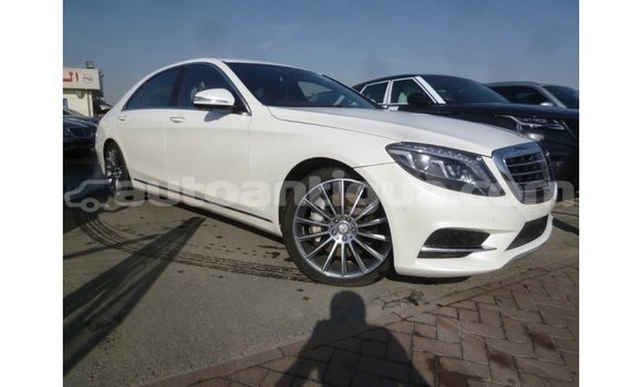 Buy Import Mercedes-Benz 190 (W201) White Car in Import - Dubai in Antigua