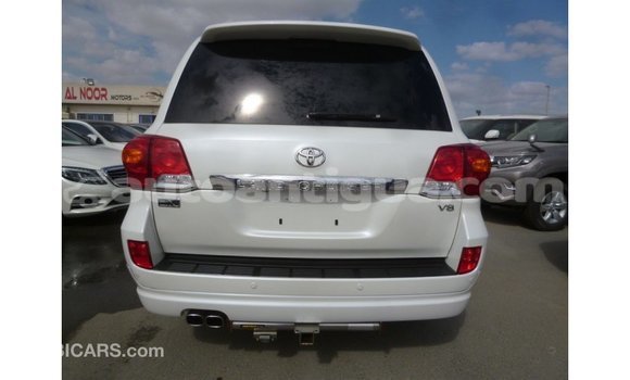 Buy Import Toyota Land Cruiser White Car in Import - Dubai in Antigua Buy Import Toyota Land Cruiser White Car in Import - Dubai in Antigua